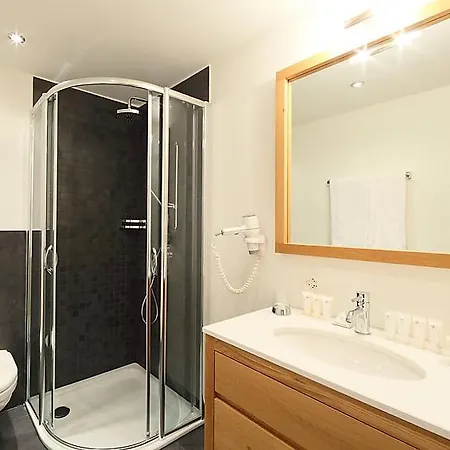 Sleeps 4 Pool Wifi T031620 Appartement *